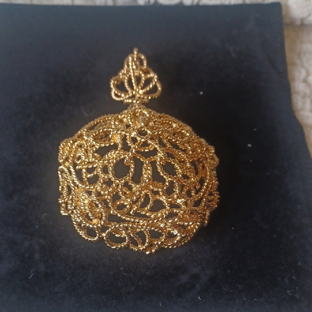 Elegant Gold Filigree Pendant Signed Panetta